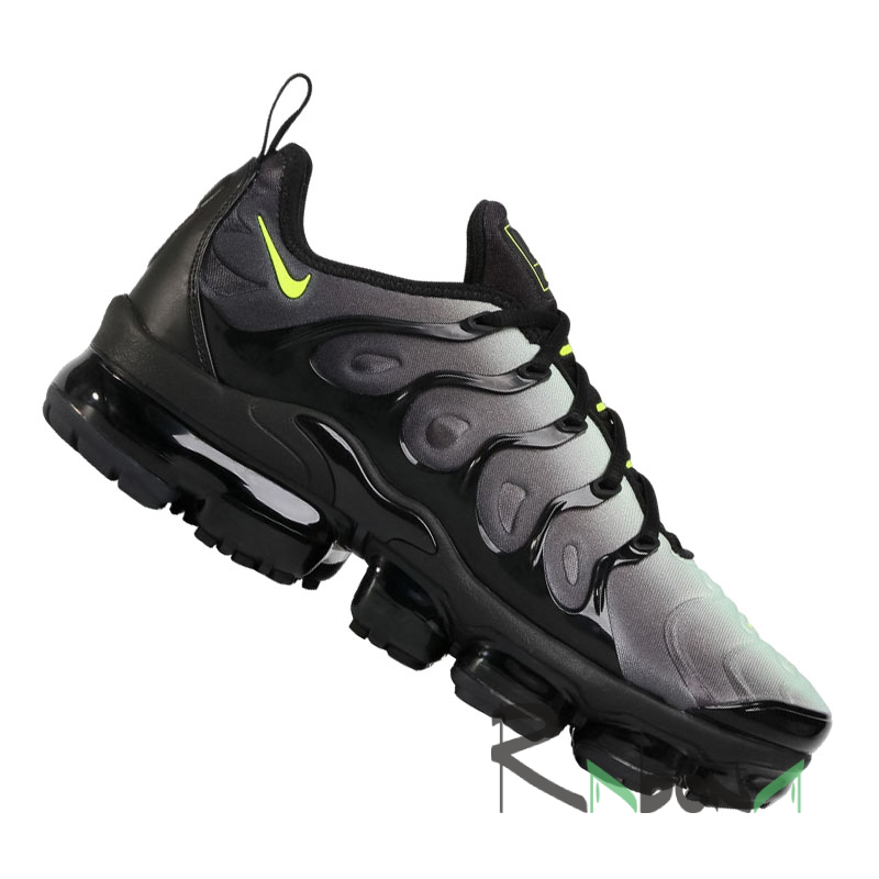 Vapormax plus hot sale flight club